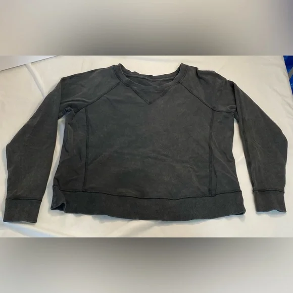 Lululemon  Loop Back Crew    NWOT   Black  size 12 - Picture 3 of 14